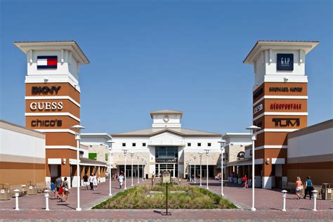 Grand Prairie Shopping District Luxury Hotels , Grand Prairie .